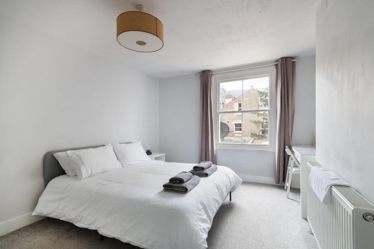 1 Bed Clapham Junction Apartment 런던 외부 사진