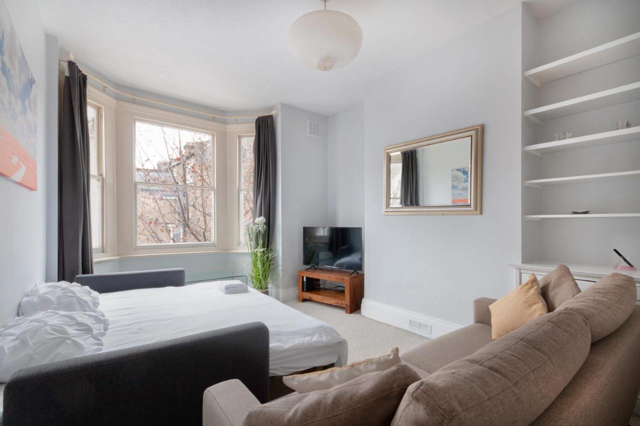 1 Bed Clapham Junction Apartment 런던 외부 사진