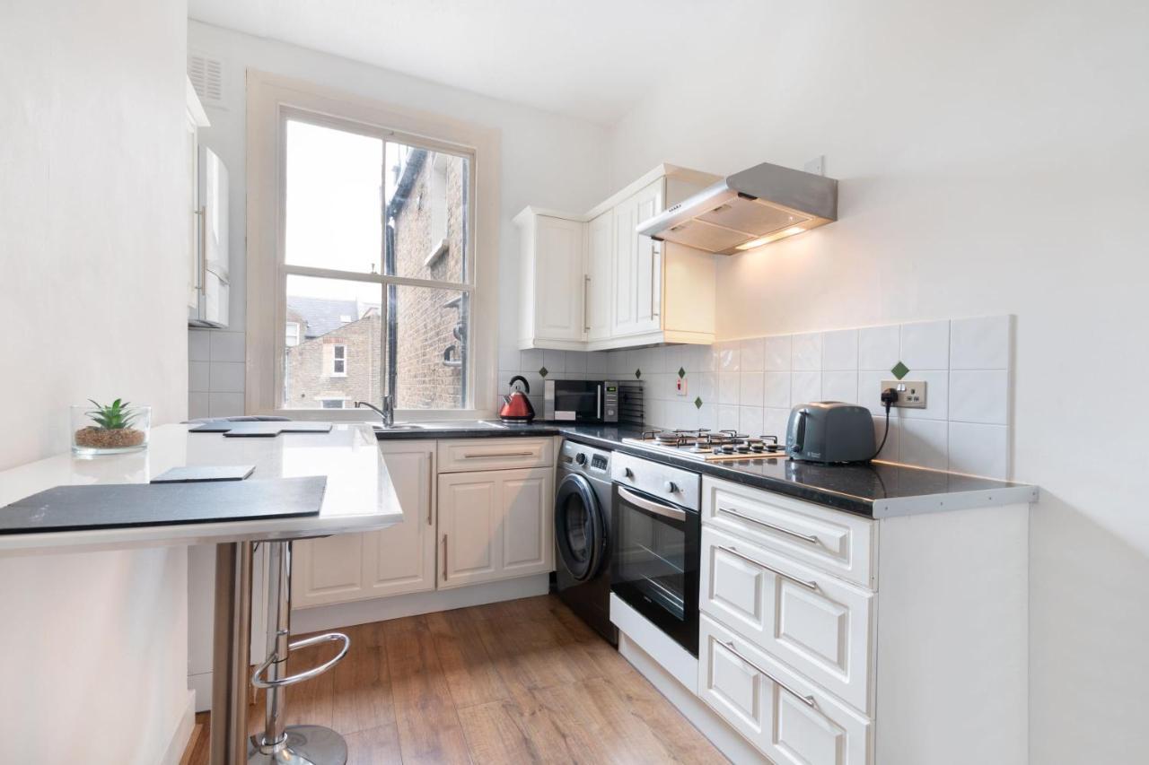1 Bed Clapham Junction Apartment 런던 외부 사진